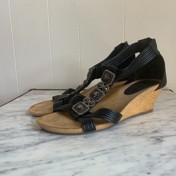 Beautiful Wedge Sandals size 9 - Picture 1 of 9